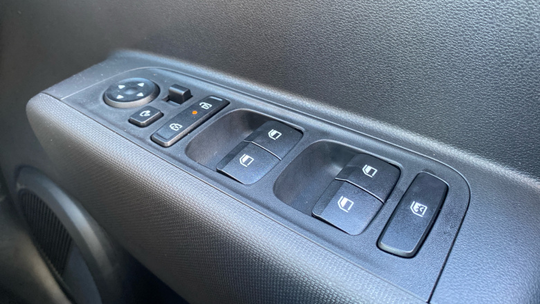 Hyundai INSTER 85kW 01 49kWh 5dr Auto Electric Hatchback